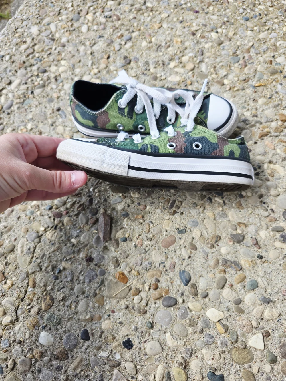 Converse Kids Camouflage Low-Top Sneakers in Green and Black
